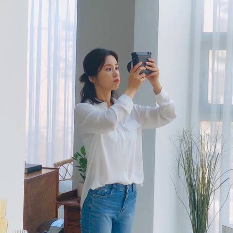 카메라 가지고 노는 에이핑크 박초롱.jpg | 인스티즈