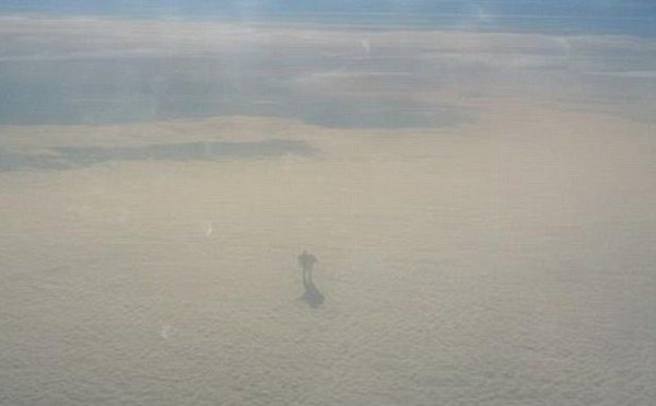 상공 9000m 구름위에서 찍힌 미스테리한 사진 | 인스티즈