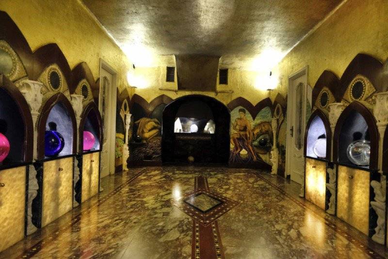 너무 아름다워서 철거하지못했다는 이탈리아의 신흥 종교 불법 사원 | 인스티즈