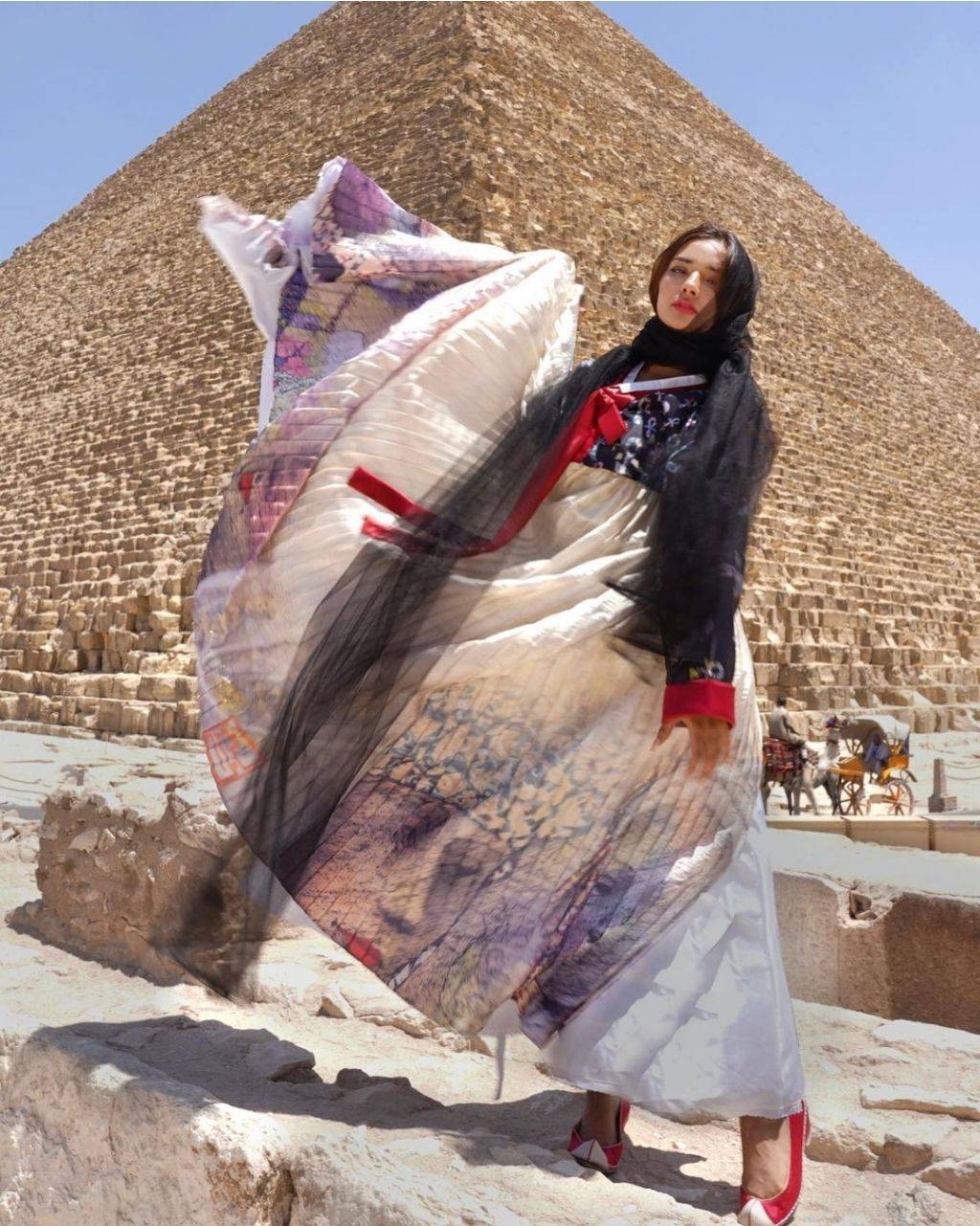 이집트인이 직접 디자인한 한복.insta | 인스티즈