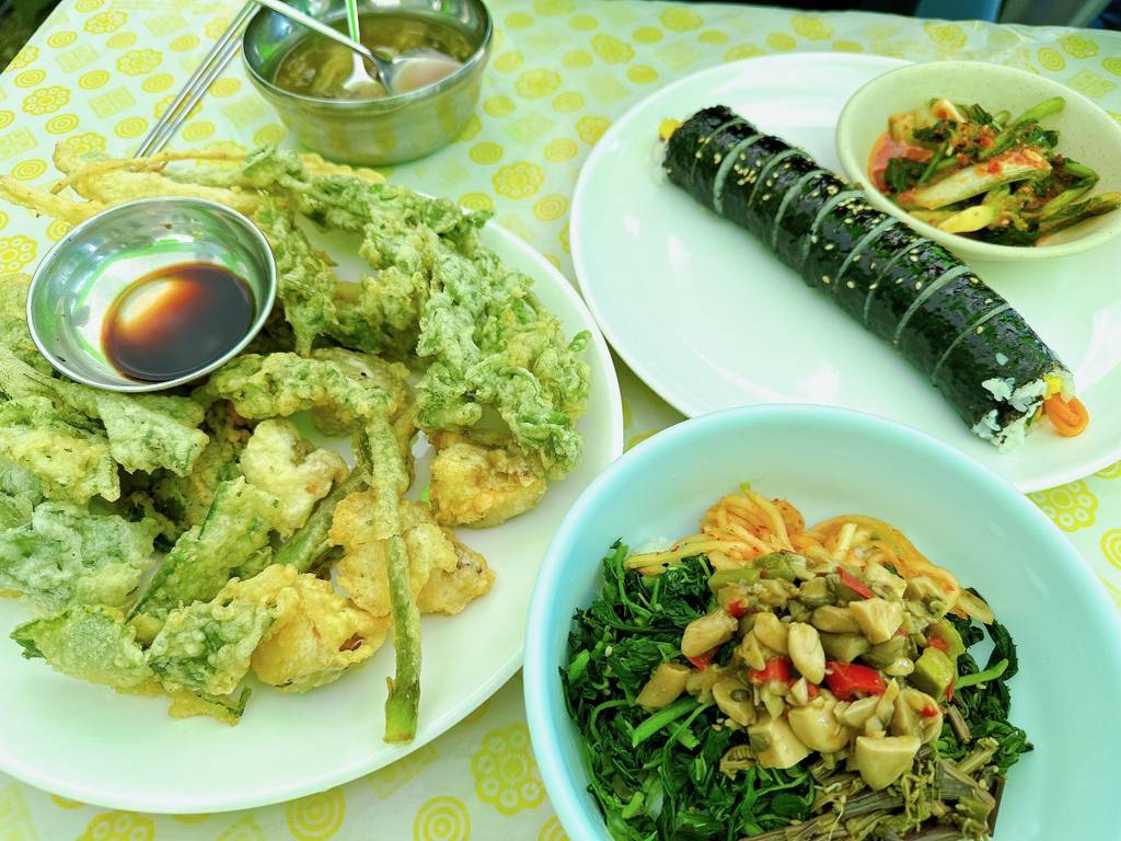 산나물 튀김 만원 산채비빔밥 7천원에 파는 양평 용문산 산나물축제 | 인스티즈