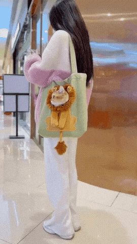 가방에 들어가있는 사자.GIF | 인스티즈
