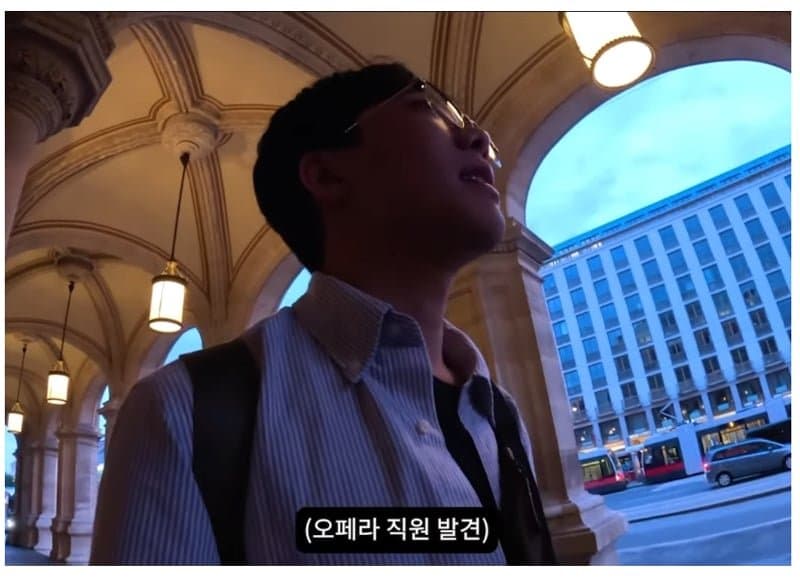 후드입고 오페라 갔다 한국인들에게 욕먹은 유튜버.jpg | 인스티즈