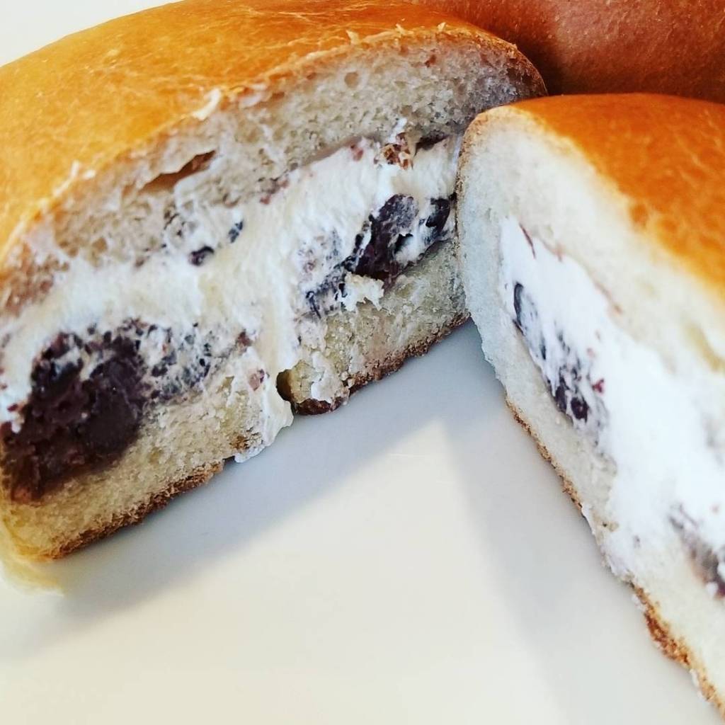 단팥빵에 들어간 생크림.......jpg | 인스티즈