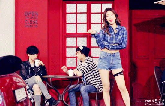 [움짤] 수지의 어깨라인 | 인스티즈