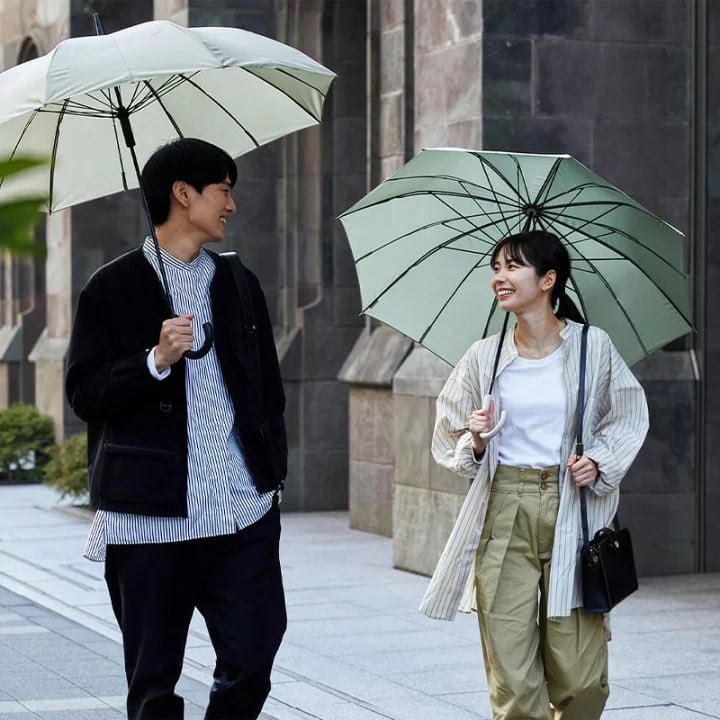 요즘 일본에서 유행하는 알아서 묶이는 우산 | 인스티즈