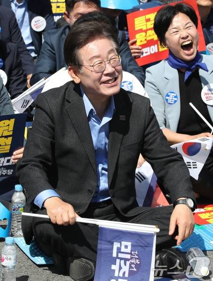 윤석열 정권 규탄대회 참석한 이재명 대표 | 인스티즈