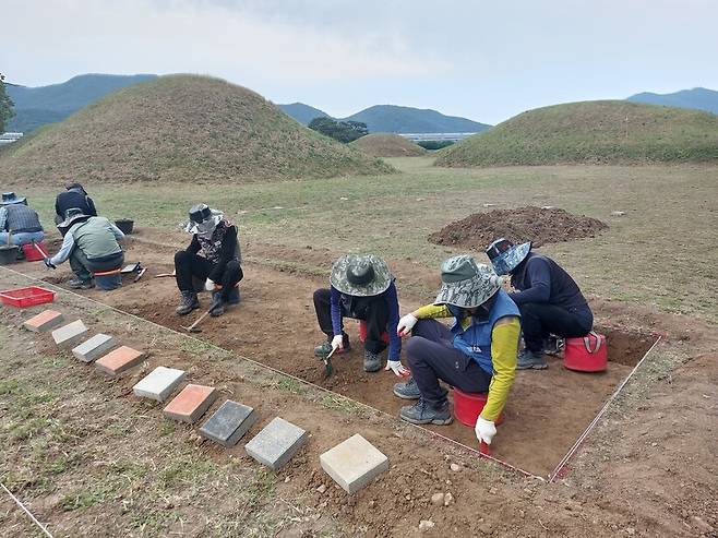 단 한번도 도굴되지 않은것으로 추정되는 경주 왕릉이 최근 발굴되어 현재 고고학계에서 난리남.jpg | 인스티즈