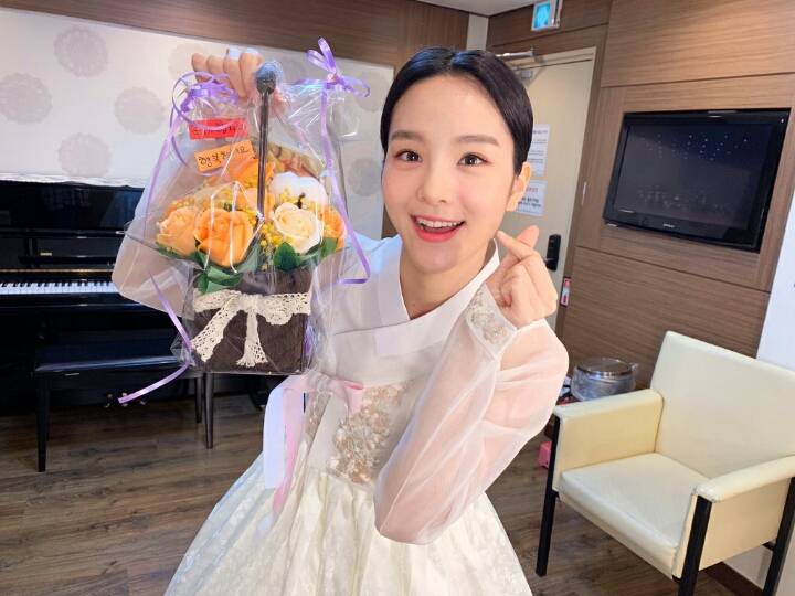 새삼 이쁘고 귀여운 송소희 | 인스티즈