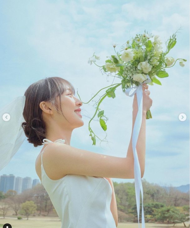 '결혼' 김보라, 웨딩 화보 비하인드컷 공개…상큼한 드레스 비주얼 [N샷] | 인스티즈