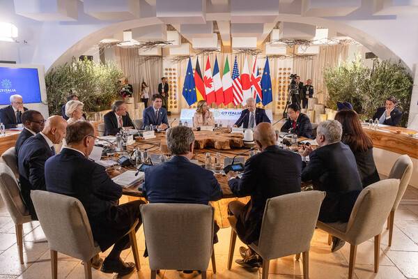 G7 정상회의에 퇴짜 맞은 윤석열의 '글로벌 중추 국가' | 인스티즈