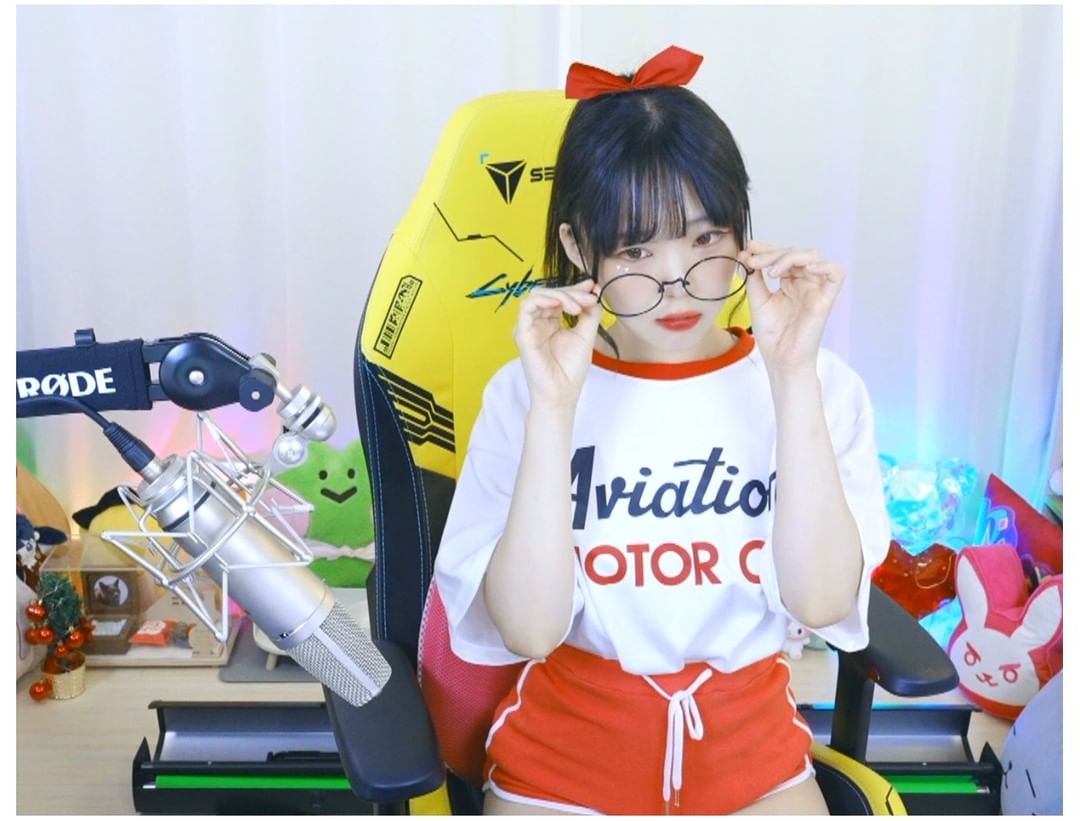 요즘 고양이 수염 없는 모습을 자주 보이는 서새봄 | 인스티즈