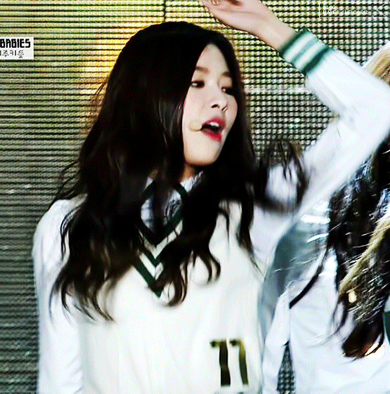 올해 10주년 된 레드벨벳 멤버 중 처음봤을때 제일 눈에 띈 멤버 | 인스티즈