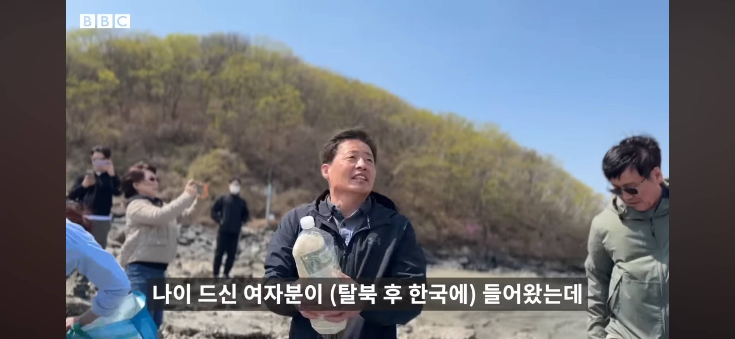 쌀이 든 페트병을 북한으로 보내는 사람들 | 인스티즈