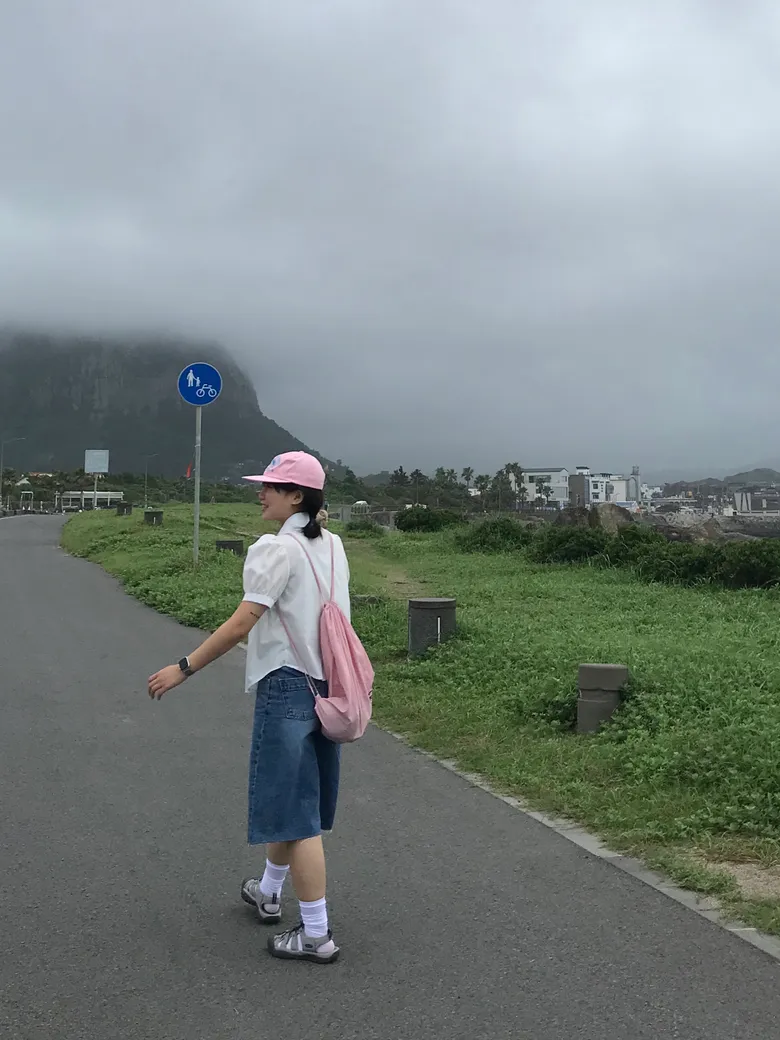 요즘 유행 중인 고프코어 샌들 룩 | 인스티즈