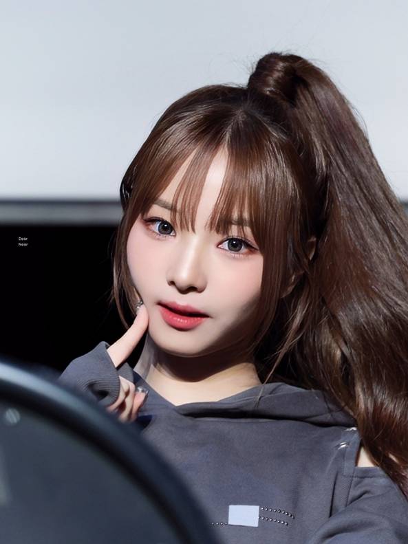 아이돌이 직접 그렸다는 한 방송국 팀원들 단체 티.jpg | 인스티즈