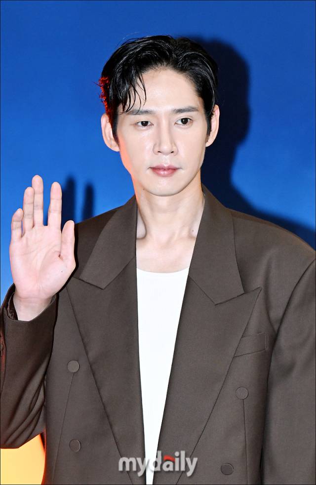 오늘자 배우 박성훈,위하준,강태오 기사사진 | 인스티즈