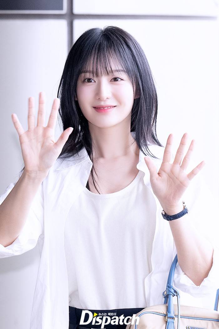 일본 팬미팅으로 이른아침 출국하는 김지원 | 인스티즈