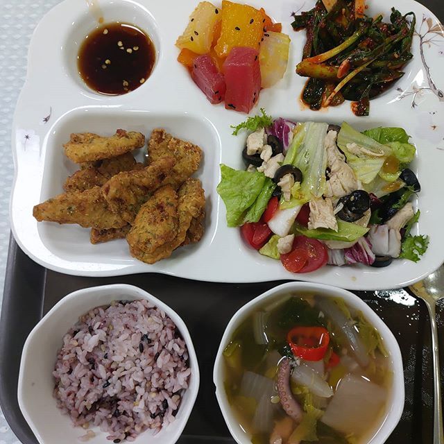 단체급식 맛초킹치킨 맛초킹탕수육 jpg | 인스티즈