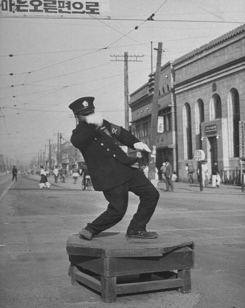 1947년 한국의 신호수 .jpg | 인스티즈