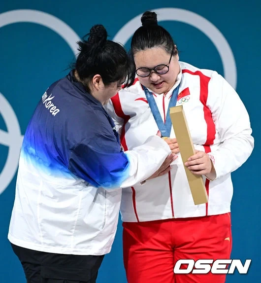유쾌한 여자 역도 시상식 | 인스티즈