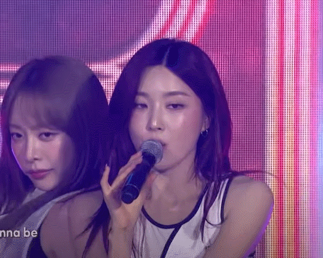 최근 위문열차에서 미모 고점 갱신한 브브걸 유나 | 인스티즈