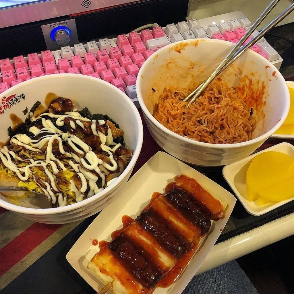 먹으러가는 사람까지 많아진 pc방..........jpg | 인스티즈
