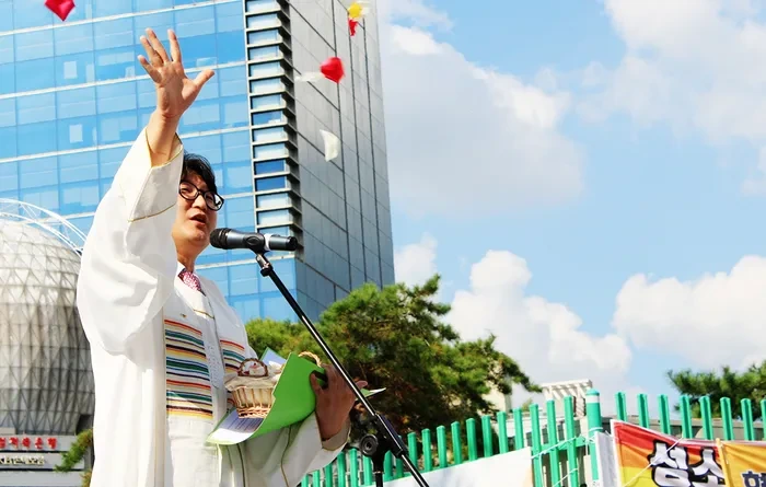 감리교 성소수자 축복한 목사가 정직처분되었는데,법원이 교회편듬 | 인스티즈