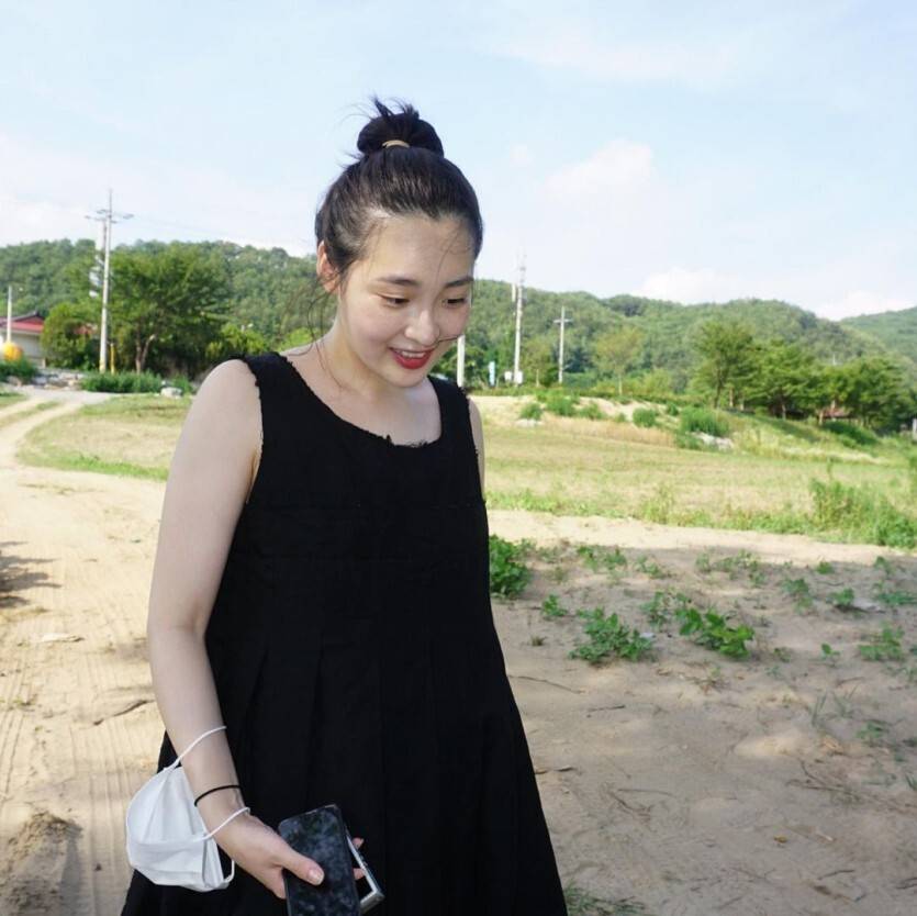 과한 꾸밈 노동 없이 편안하고 자연스러운 모습의 여자 연예인들 2 | 인스티즈