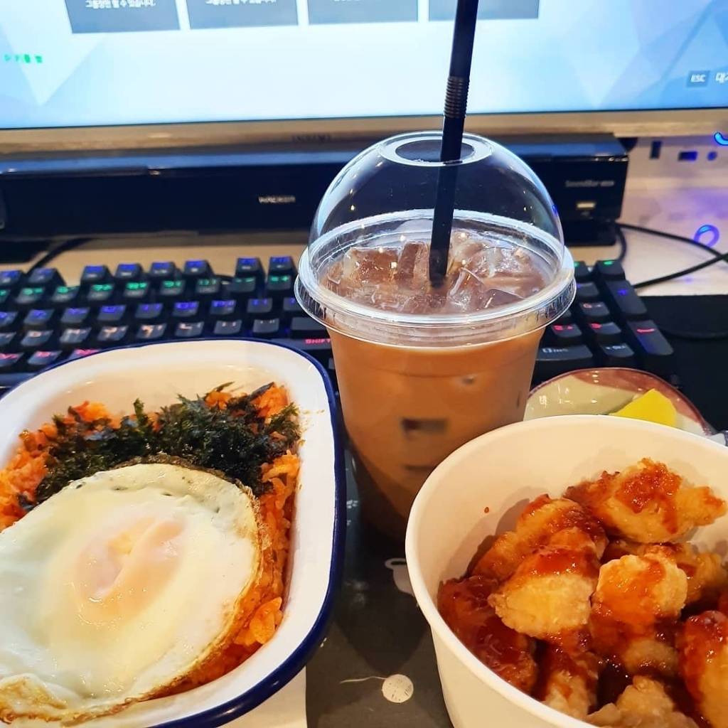 먹으러가는 사람까지 많아진 pc방..........jpg | 인스티즈