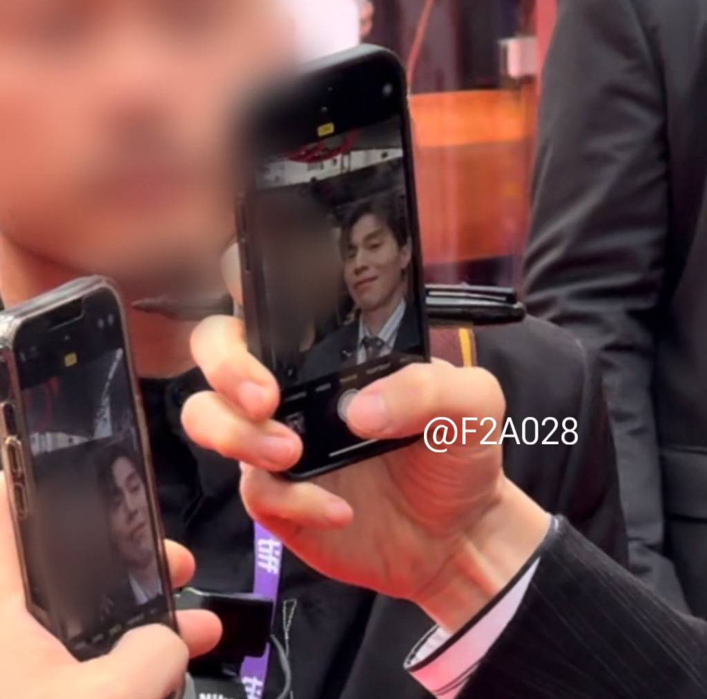 간절함이 없는 잘생긴 40대 남자의 셀카.jpg | 인스티즈