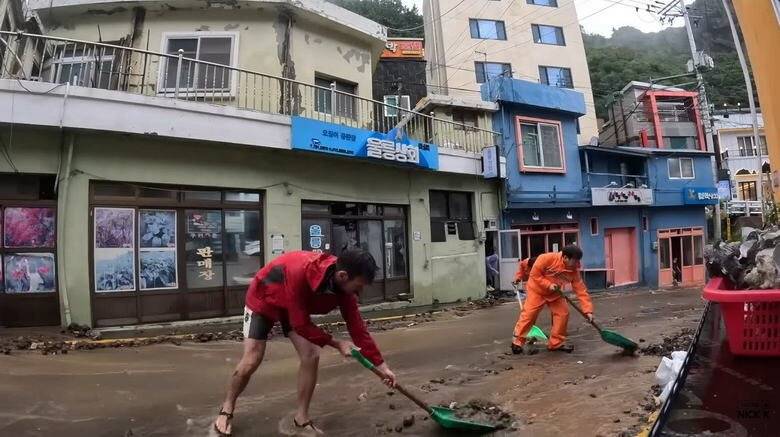 한국에 놀러온 해외 자전거 유튜버 근황.jpg | 인스티즈