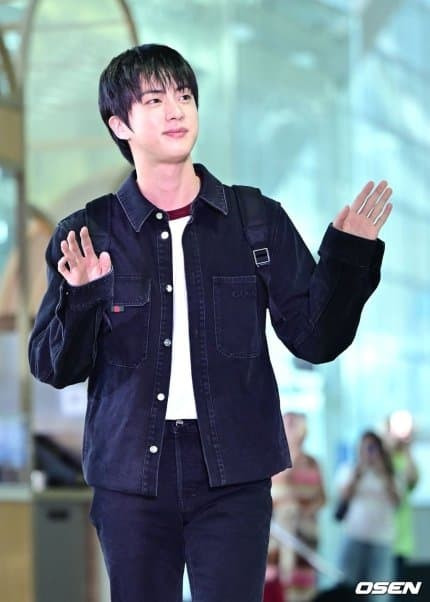 구찌쇼 참석으로 출국하는 방탄소년단 진 | 인스티즈