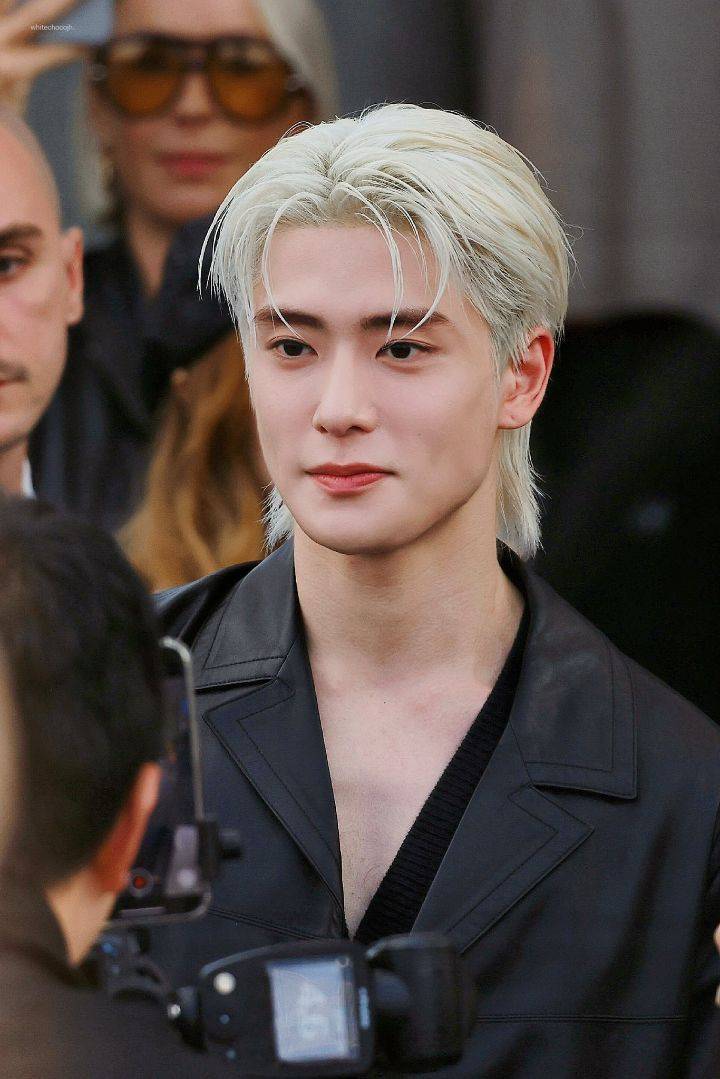 실시간 밀라노 프라다SS25 참석한 카리나 재현 엔하이픈 | 인스티즈