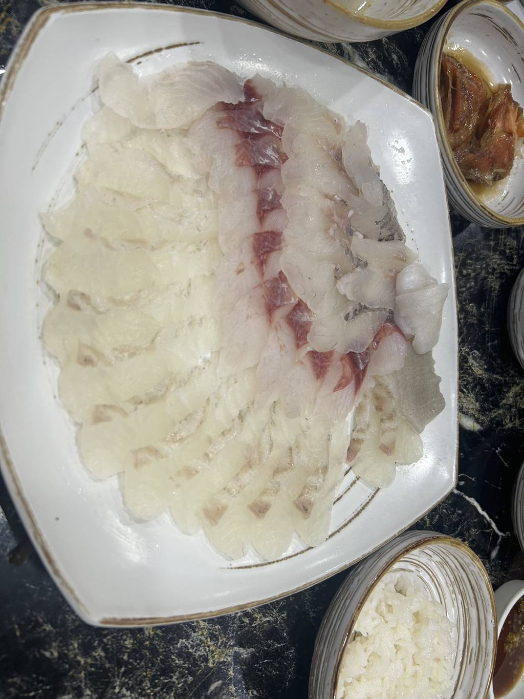 이 사람 이거 한 달만에 다 먹었다는데요..? 돼지와 알콜중독자 그 사이 .. | 인스티즈