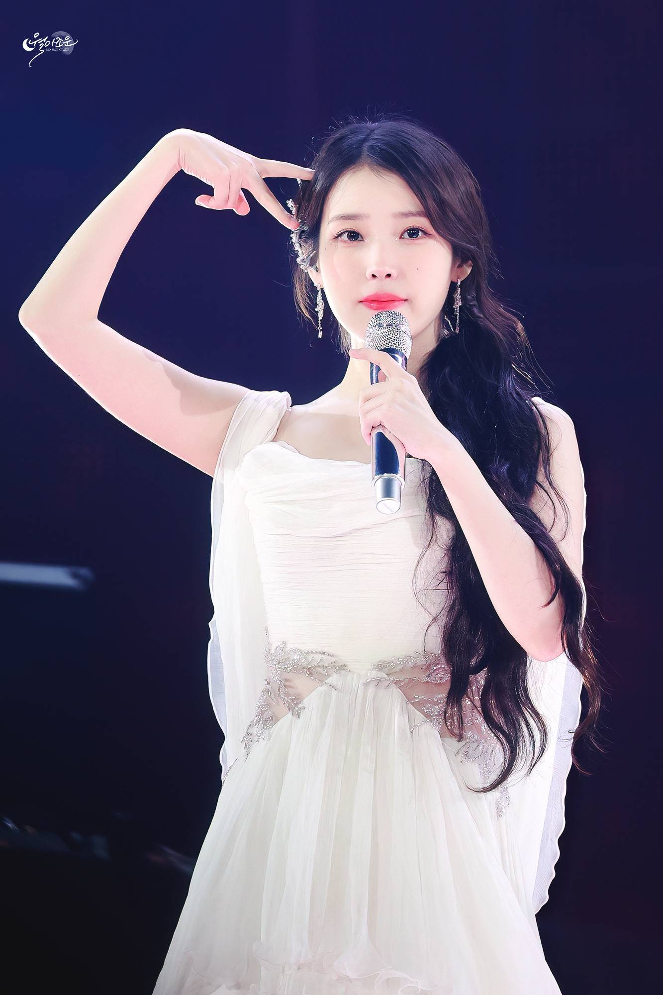 드론 1,000대 사용해 드론쇼 했던 아이유 상암 콘서트 | 인스티즈