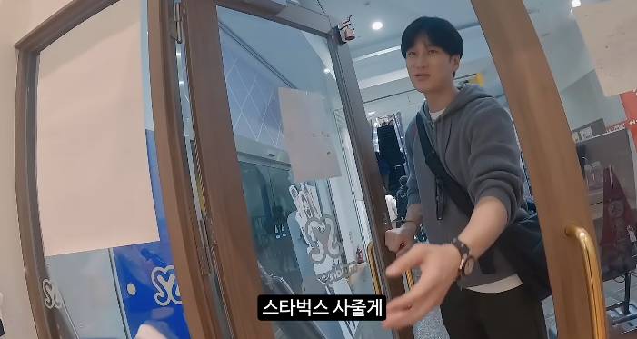 곽튜브가 안보현에게 짬처리 시킨 일본여행...jpg | 인스티즈