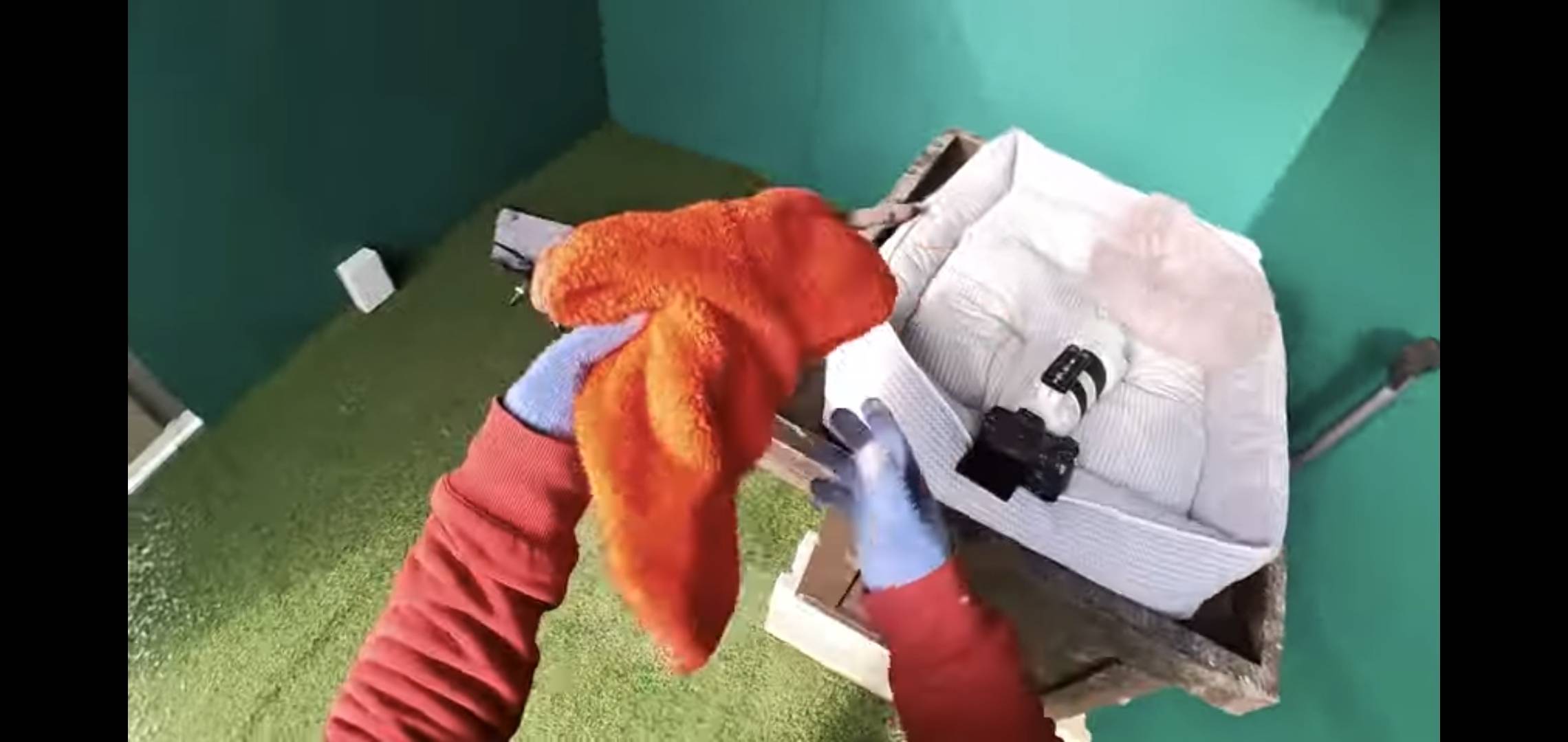 썸네일 보자마자 말벌아저씨마냥 달려간 오늘자 hahaha 영상.jpg | 인스티즈