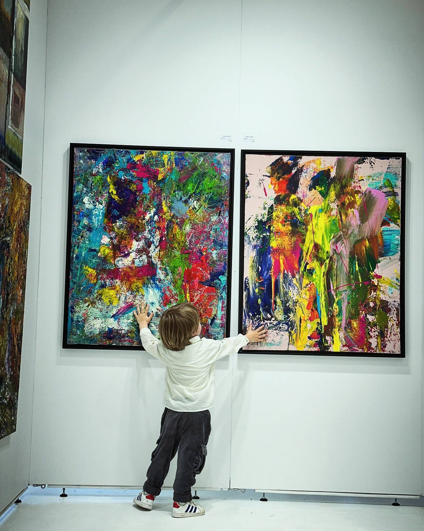 7000달러에 판매된 기저귀 찬 아기가 그린 그림 | 인스티즈