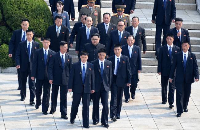 정말 쎄보이는 북한 경호원 | 인스티즈