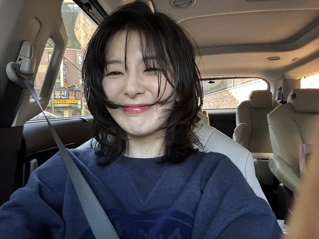 데뷔 이후로 제일 짧게 잘랐다는 레드벨벳 슬기 | 인스티즈