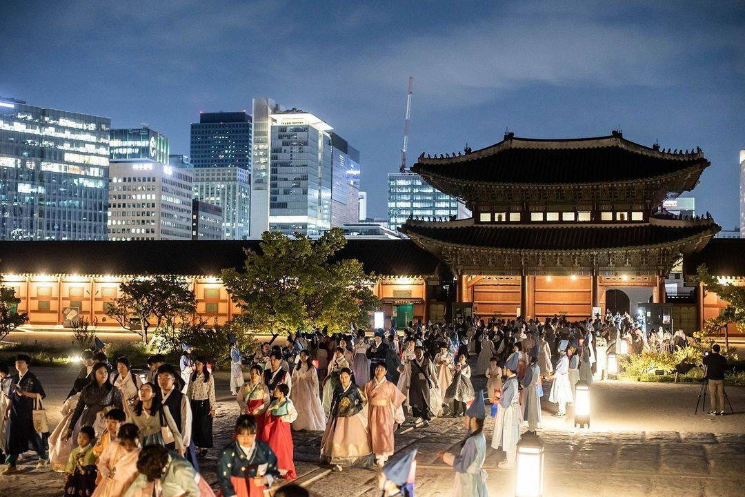 한글날 밤, 경복궁에서 열린 한복 축제 | 인스티즈