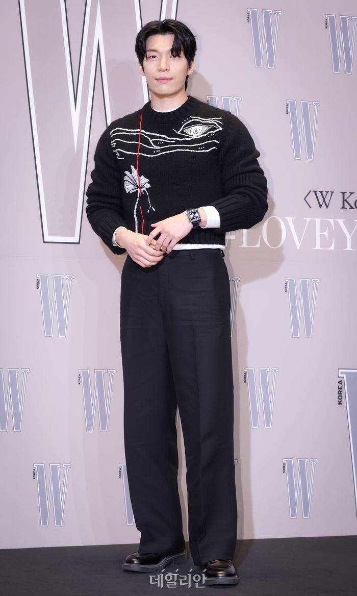오늘자 W코리아 행사에 참여한 남배우 모음.jpg | 인스티즈
