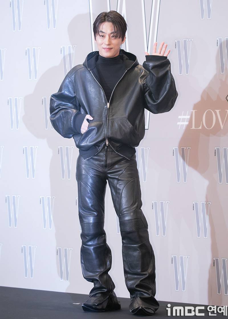 오늘자 W코리아 행사에 참여한 남배우 모음.jpg | 인스티즈