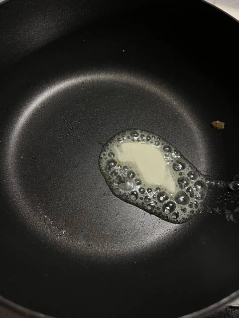 가성비는 흐르지만 찐보다 맛있는...식빵으로 소금빵 만들기 | 인스티즈