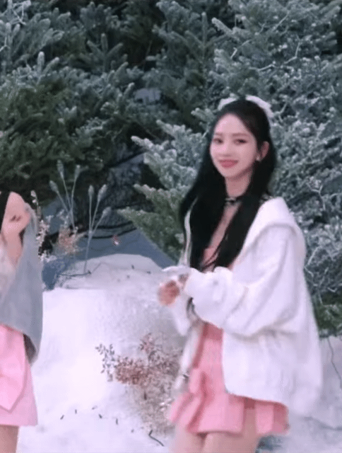 스태뿌 괴롭히는 카리나 | 인스티즈