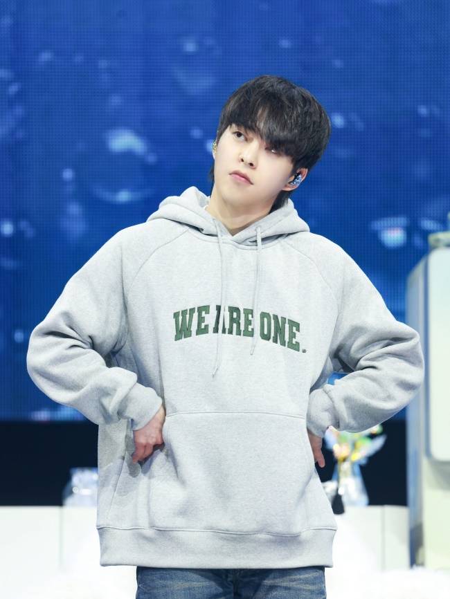 관상에 근육이 없는데 반전 장난 아닌 아이돌 모음...jpg | 인스티즈