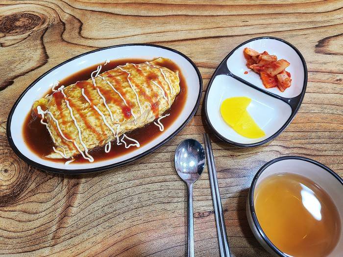 어느 지점이던 평타 이상은 하는 오므라이스 맛집..jpg | 인스티즈