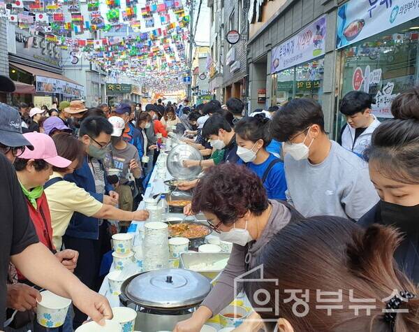 야!!! 의정부 부대찌개는 몇십년간 축제햇어 이것들아!!! 니들이안왔잖아!!! | 인스티즈