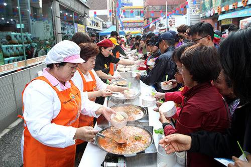 야!!! 의정부 부대찌개는 몇십년간 축제햇어 이것들아!!! 니들이안왔잖아!!! | 인스티즈